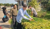 نقشآفرینی دانشآموزان هنرستان سلمانشهر در عملیات بهسازی فضای سبز واحد آموزش سلمانشهر